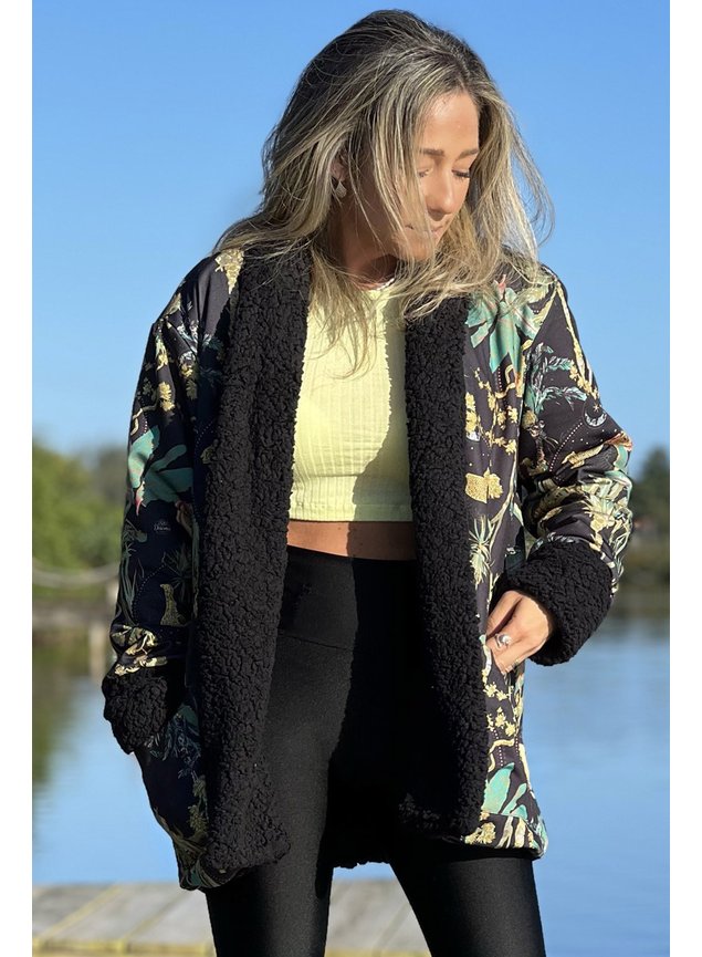 casaco teddy de pelinho preto 2 em 1 floresta mistica capa