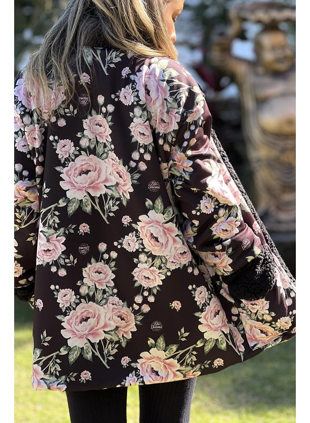 casaco teddy de pelinho preto 2 em 1 floral 3
