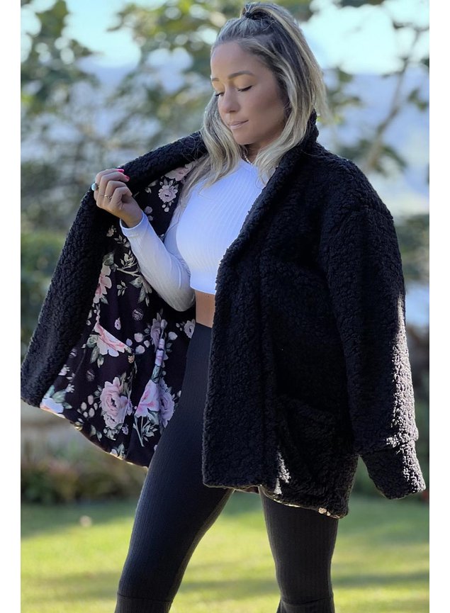 casaco teddy de pelinho preto 2 em 1 floral 5
