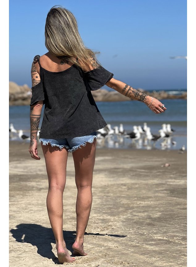 blusa estonada ombro vazado costas 1