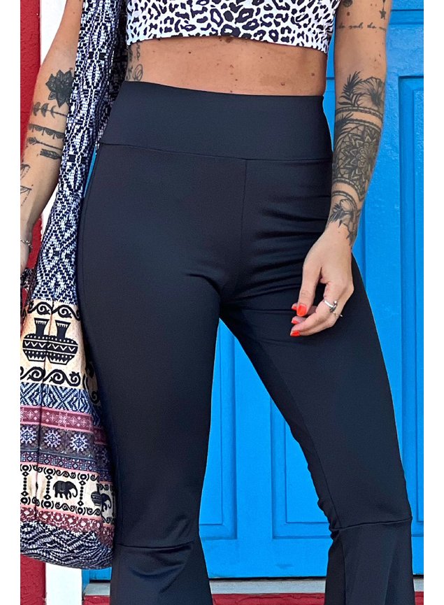 Calça Flare Preta