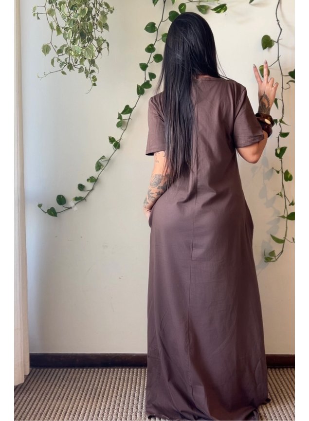 vestido longo marrom costas