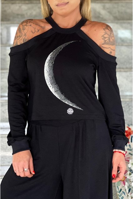 blusa moletim ombro vazado preto moon 3