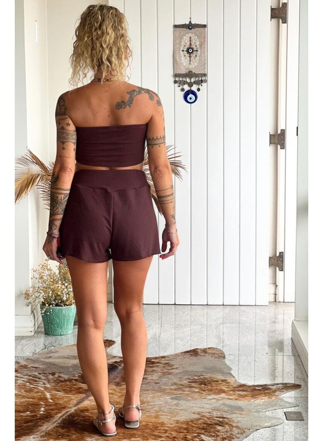 short trama leve marrom 8