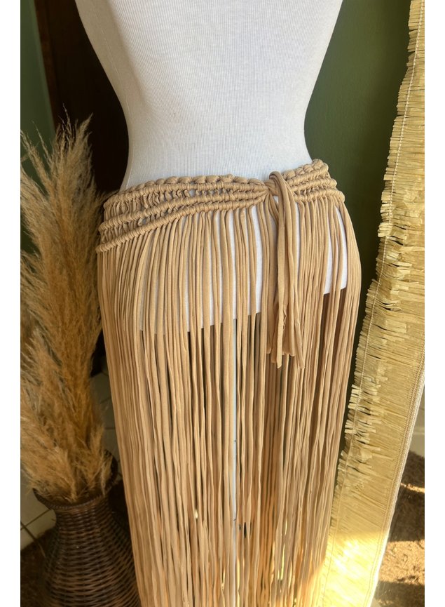 saia boho macrame amendoa